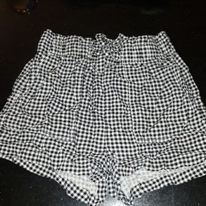 8/10 B&W Plaid Checkered Soft COMFY shorts